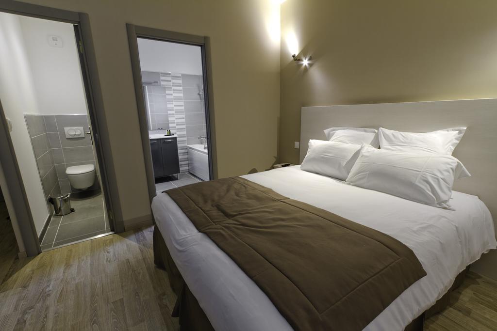 Hotel Les Petits Oreillers Saint-Martin-dʼArdèche Værelse billede