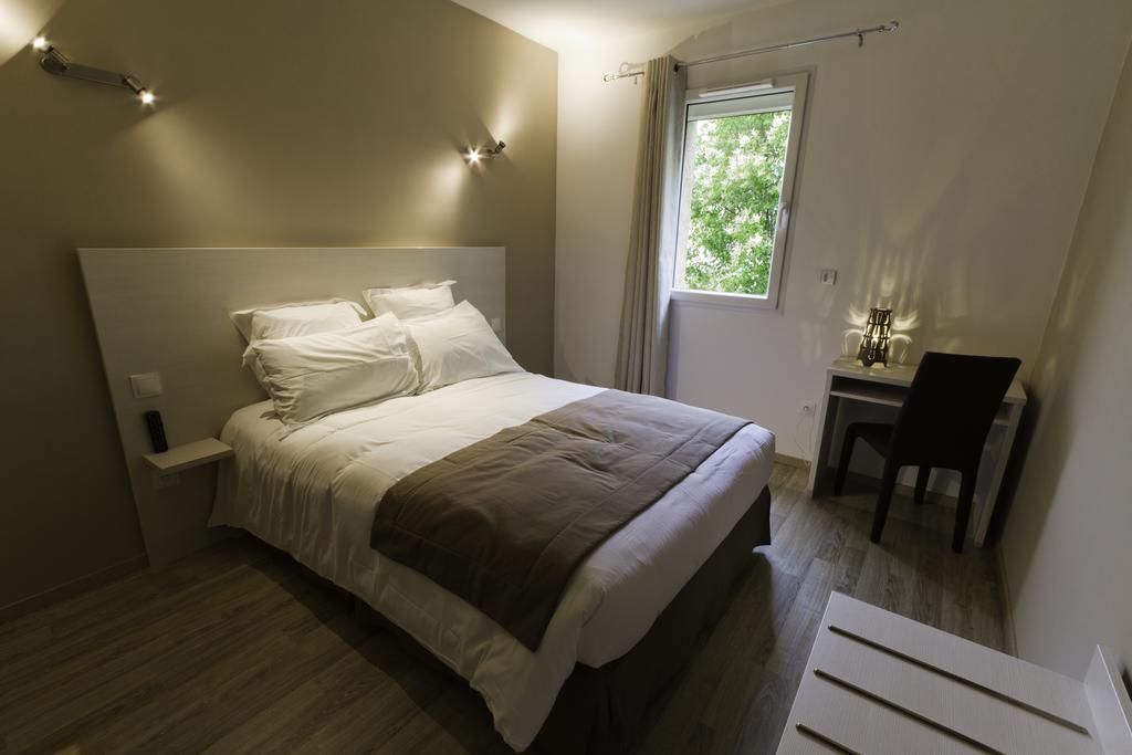 Hotel Les Petits Oreillers Saint-Martin-dʼArdèche Værelse billede
